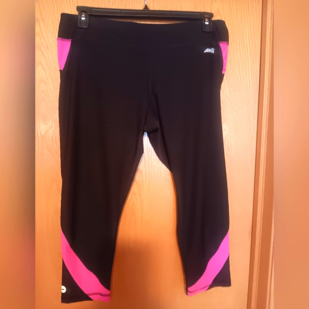 Women's size XL,  Avia capri leggings